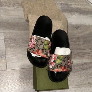 Gucci Slides Size 5 US